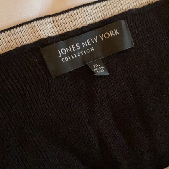 Short sleeve V-neck black dress 65% viscose 35% Nylon - Picture 3 of 3